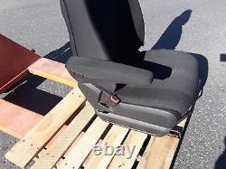 2014-2018 Mercedes-benz Sprinter 2500 Front Left Driver Side Seat Cushion Oem