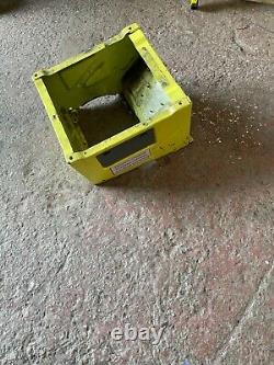 USED SINGLE SPRINTER OR CRAFTER PASSENGER SEAT BASE. With side cover